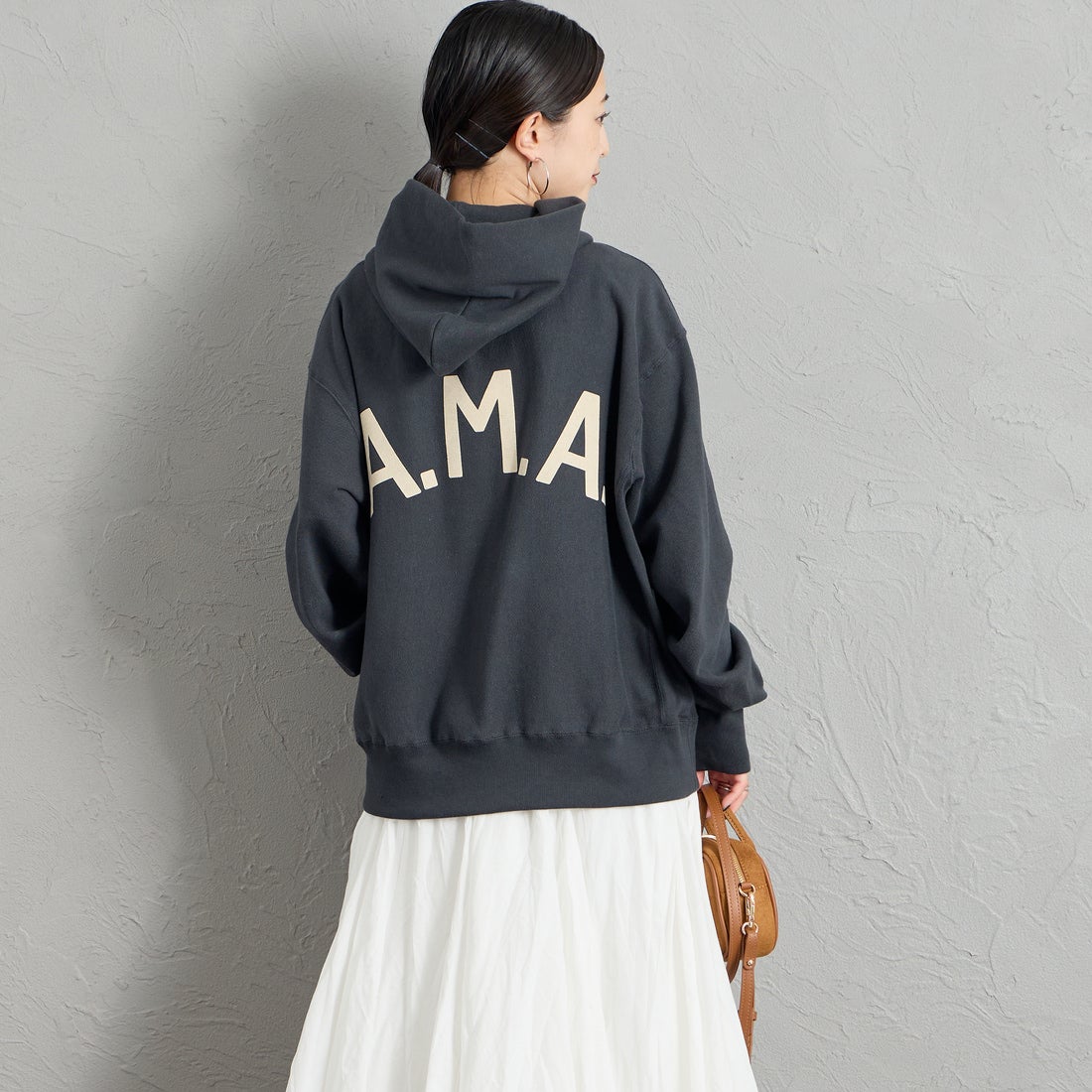 Americana [アメリカーナ] フロッキーバックプリント スウェットパーカー [BRF-846A-1] ｽﾐｸﾛ &&モデル身長：150cm 着用サイズ：ONE SIZE&&