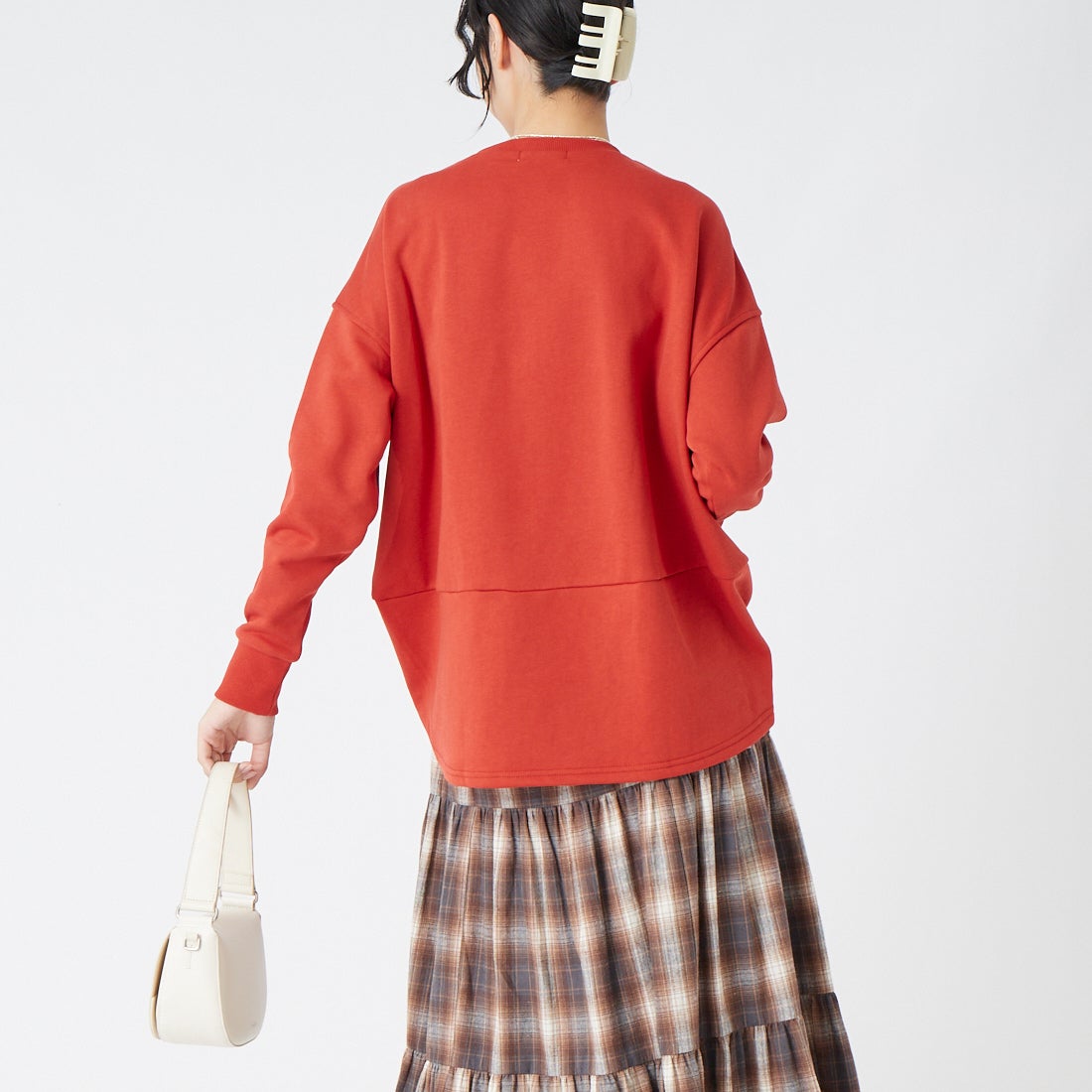 Jf Ready Made [ジェイエフレディメイド] 切替デザインスウェット [3206110] 202 ｵﾚﾝｼﾞ &&モデル身長：162cm 着用サイズ：F&&