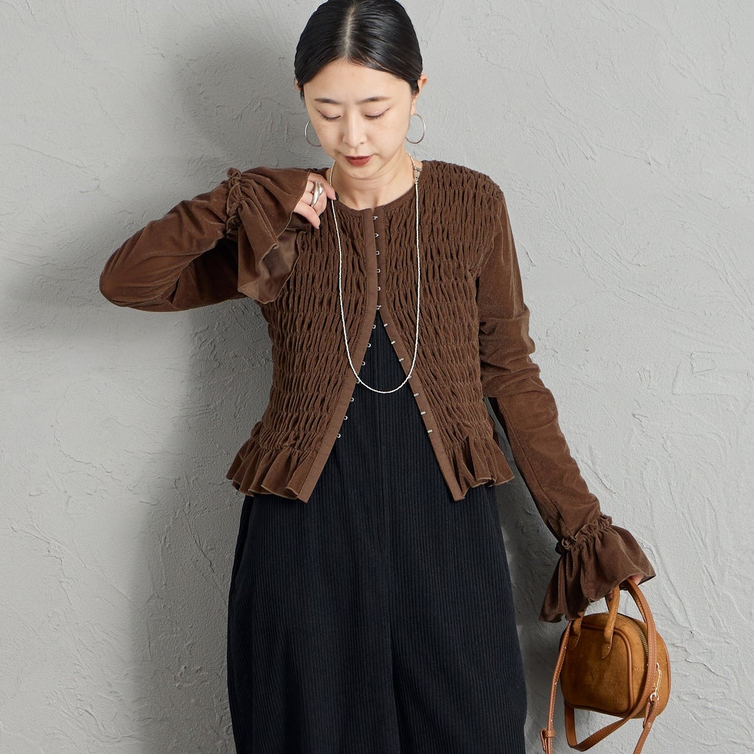 28 BROWN&&モデル身長：150cm 着用サイズ：F&&