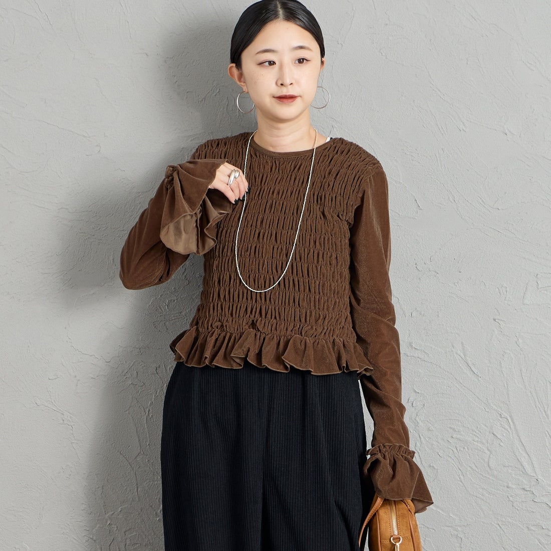 nenom [ネノム] マルチWAY シャーリングベロアカーディガン [NE26332014] 28 BROWN &&モデル身長：150cm 着用サイズ：F&&