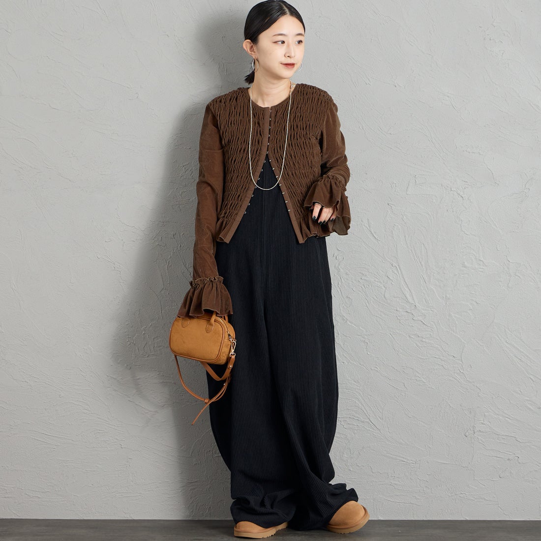 nenom [ネノム] マルチWAY シャーリングベロアカーディガン [NE26332014] 28 BROWN &&モデル身長：150cm 着用サイズ：F&&