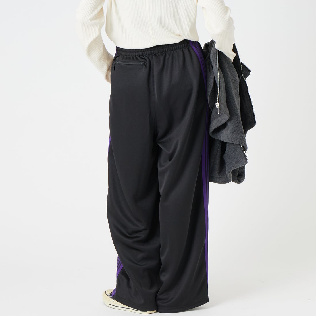 Needles [ニードルズ] ヒザデルトラックパンツ [TY355] C BLACK &&モデル身長：162cm 着用サイズ：2&&