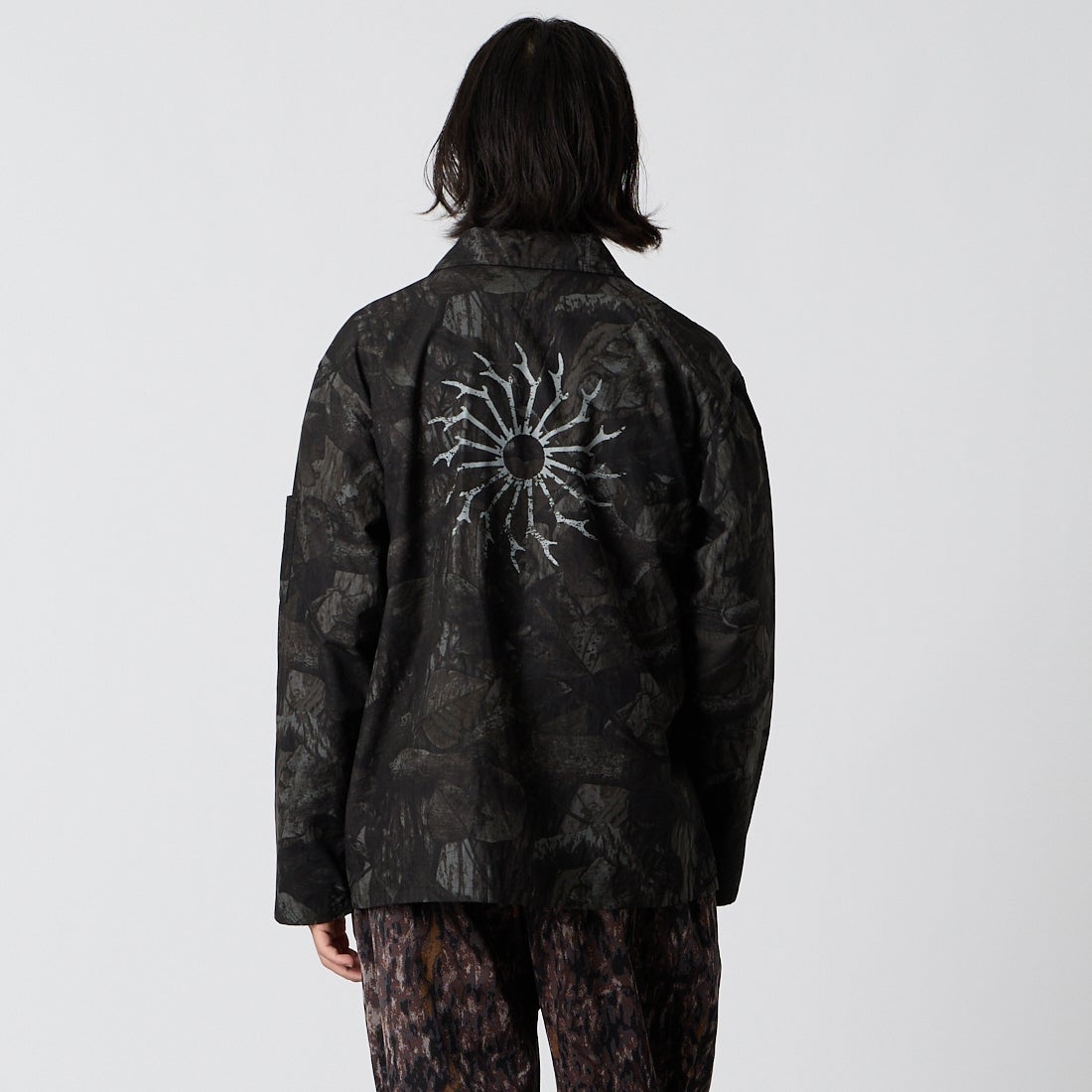 C BLACK&&モデル身長：175cm 着用サイズ：M&&