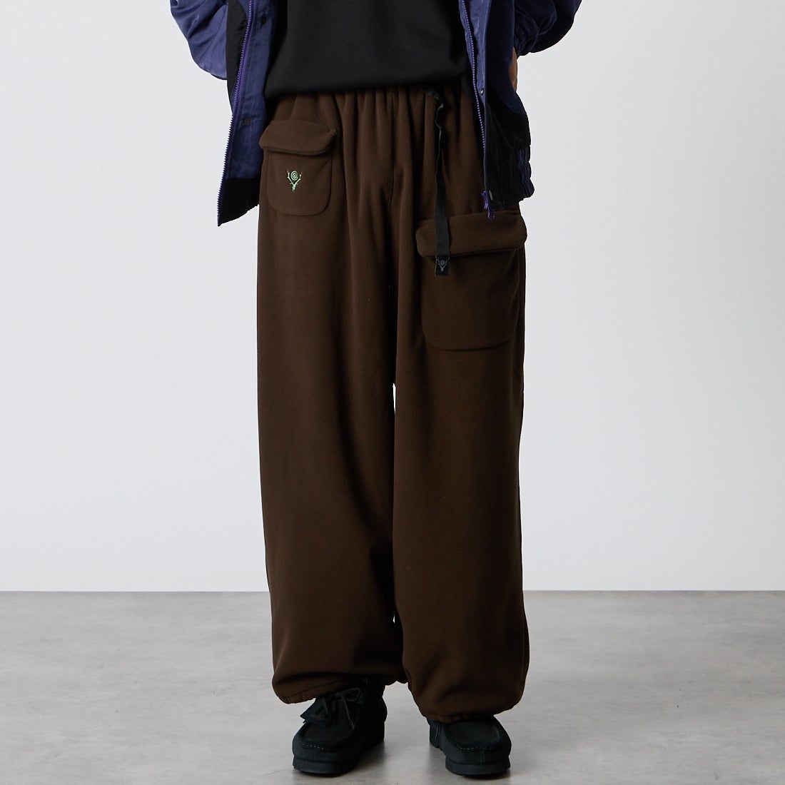 South2West8 [サウスツーウエストエイト] ストリングスラックパンツ [TY832] B BROWN &&モデル身長：175cm 着用サイズ：S&&