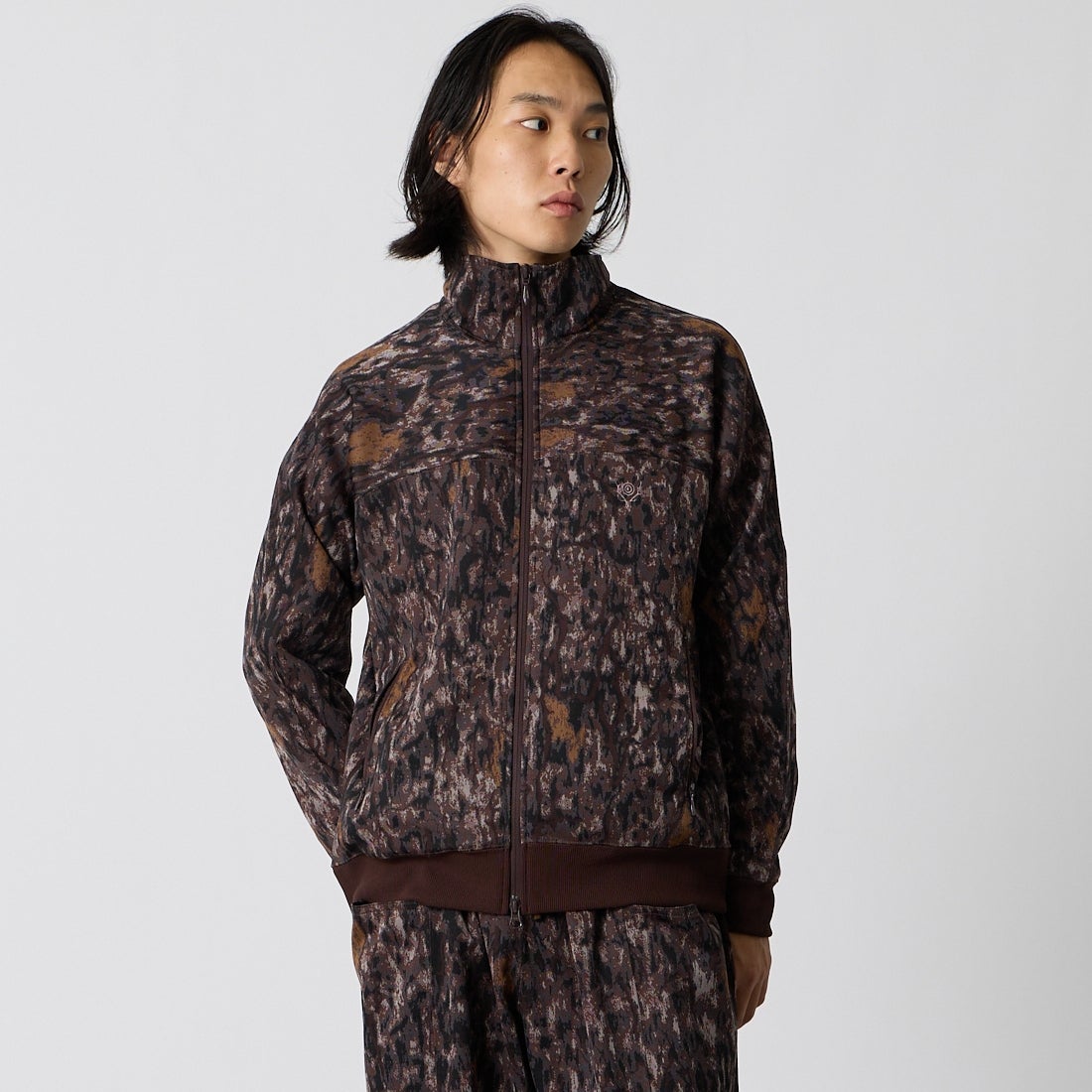 BROWN&&モデル身長：175cm 着用サイズ：M&&