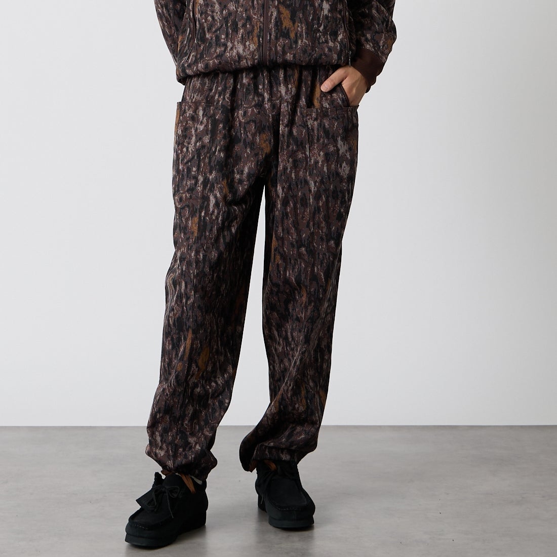 South2West8 [サウスツーウエストエイト] ストリングセンターシームパンツ [TY784] BROWN &&モデル身長：175cm 着用サイズ：S&&