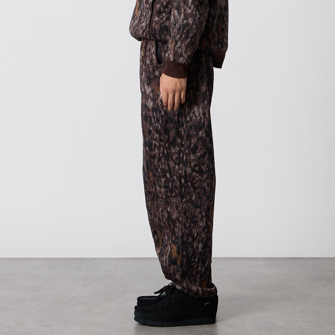 South2West8 [サウスツーウエストエイト] ストリングセンターシームパンツ [TY784] BROWN &&モデル身長：175cm 着用サイズ：S&&