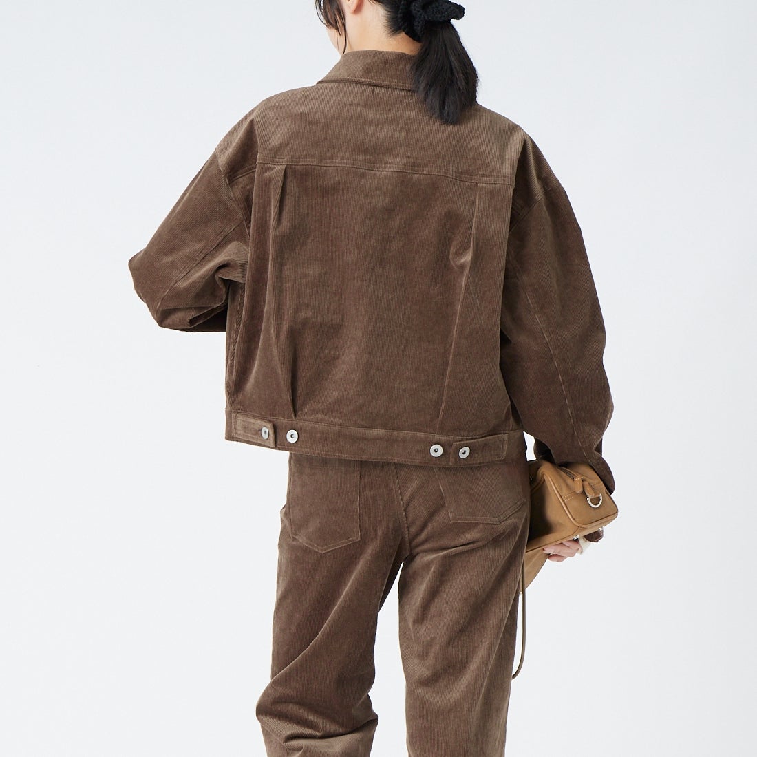 Noir Fabrik [ヌワールファブリック] コーデュロイトラッカージャケット [IN4-JK-6] BROWN &&モデル身長：162cm 着用サイズ：F&&