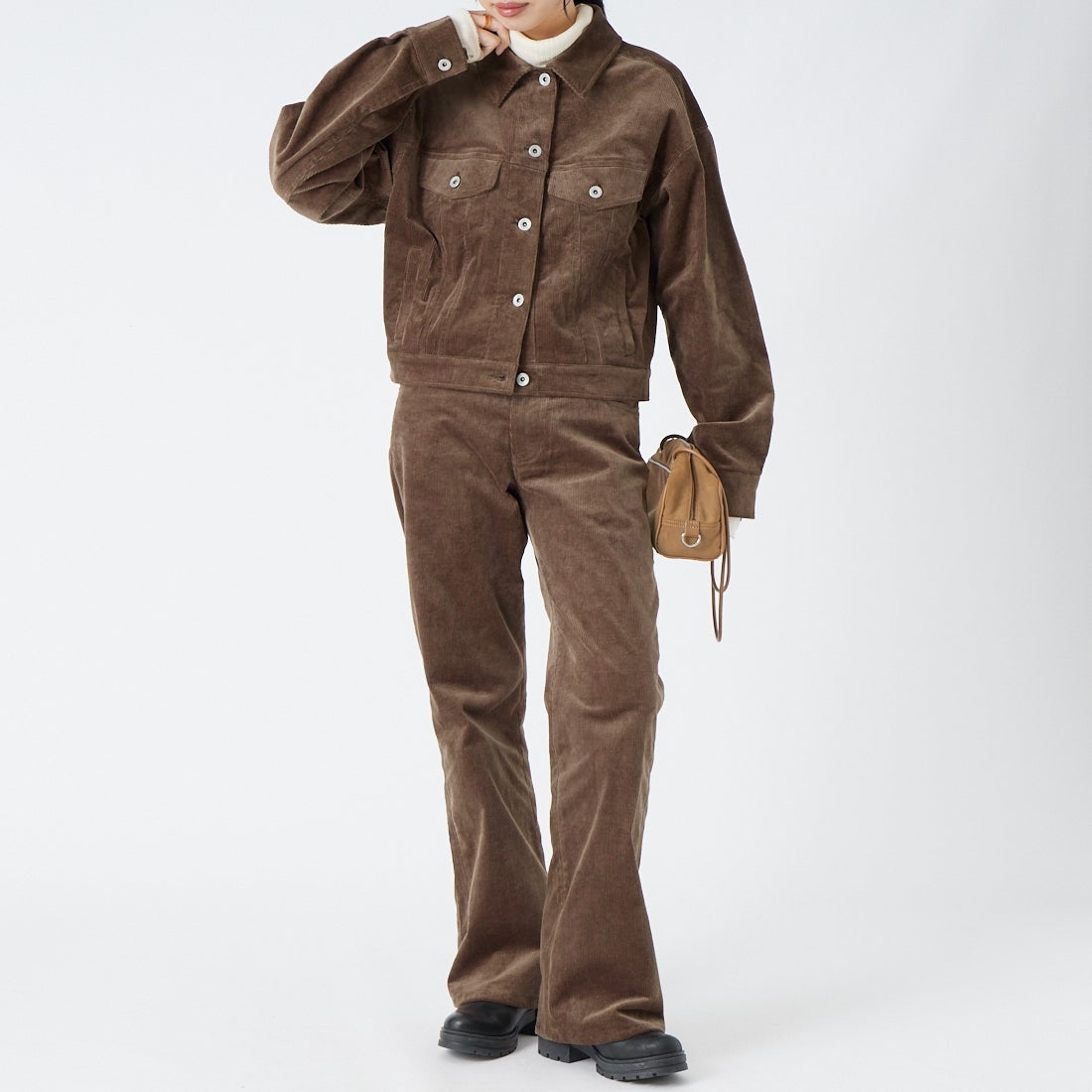 Noir Fabrik [ヌワールファブリック] コーデュロイトラッカージャケット [IN4-JK-6] BROWN &&モデル身長：162cm 着用サイズ：F&&