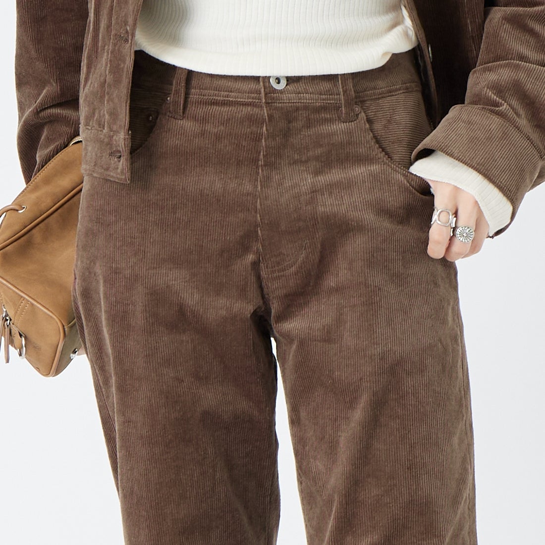 Noir Fabrik [ヌワールファブリック] コーデュロイフレアパンツ [IN43-PT-6] BROWN &&モデル身長：162cm 着用サイズ：S&&
