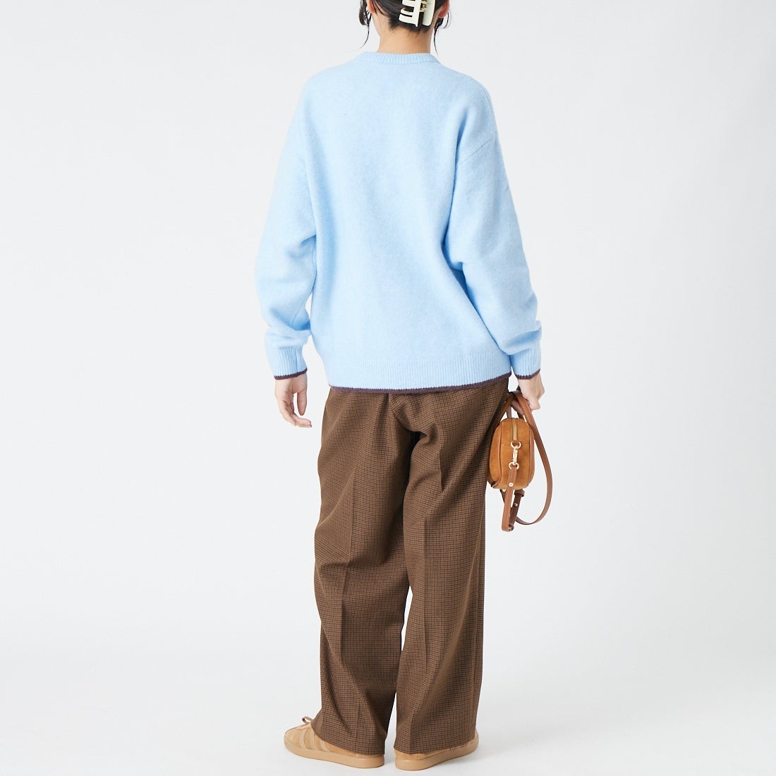adidas Originals [アディダス オリジナルス] ESS ニットティッピング クルーネックジャンパー [E4934] LF6548 &&モデル身長：162cm 着用サイズ：S&&