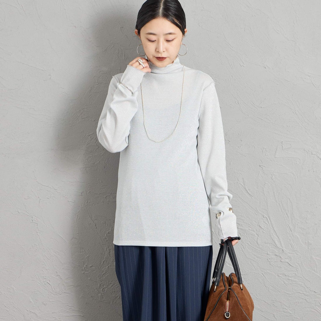 Maison de L'allure [メゾン ドゥ ラリュール] ハイネックラメニットソー [M26332013] 02 OFF &&モデル身長：150cm 着用サイズ：F&&