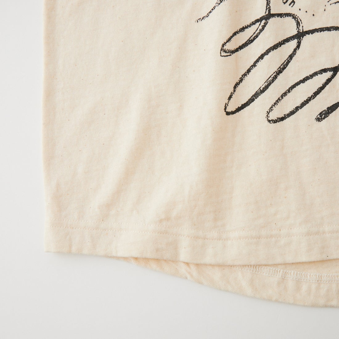 tumugu: [ツムグ] ラフィ天竺 7分袖プリントTシャツ [TC26301] 06 KINARI