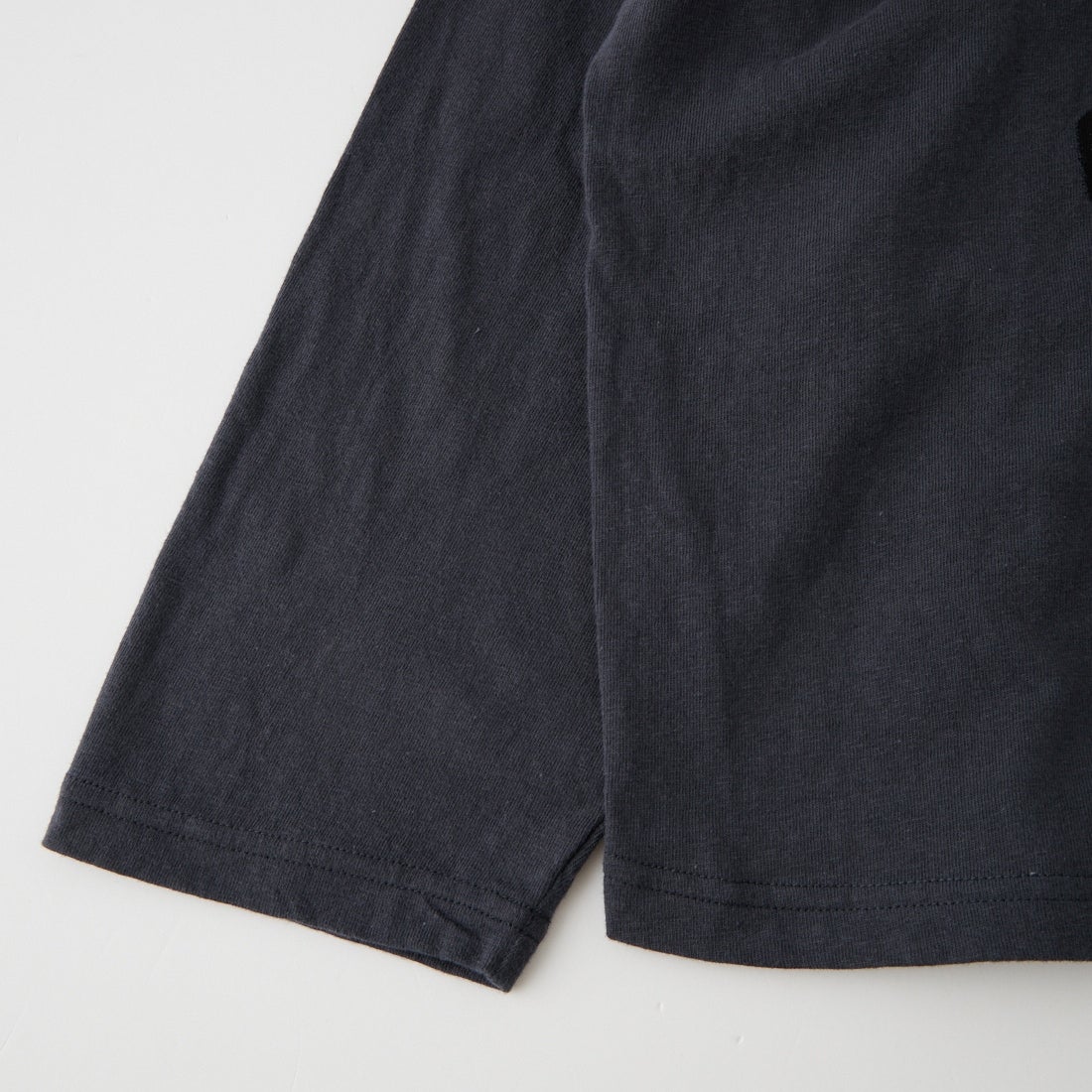 tumugu: [ツムグ] ラフィ天竺 7分袖プリントTシャツ [TC26302] 88 CHARCOA