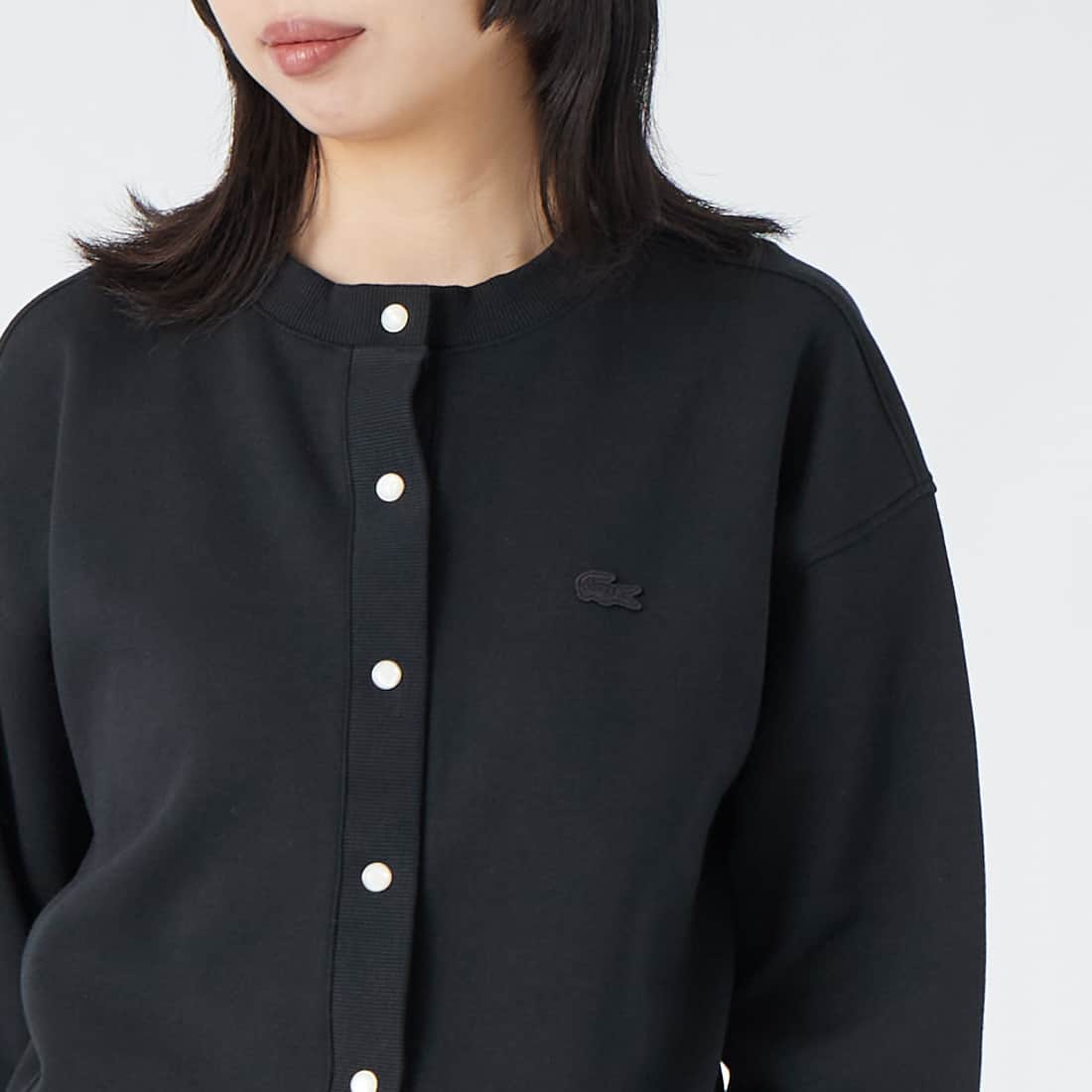 LACOSTE [ラコステ] ショート丈ダブルフェイスカーディガン [SF016] 031 BLACK &&モデル身長：162cm 着用サイズ：36&&
