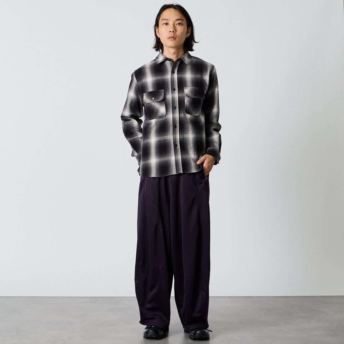 BIG MIKE [ビッグマイク] ヘビーフランネルシャツ [102635106] BLK/CHR/OF &&モデル身長：175cm 着用サイズ：M&&