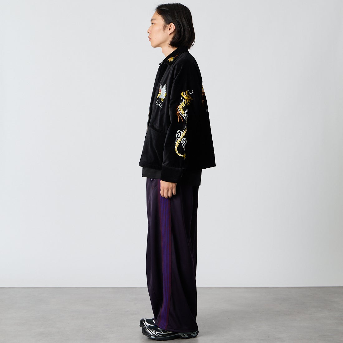 THRIFTY LOOK [スリフティールック] オキナワスーベニアジャケット [TL26F004] BLACK VELO &&モデル身長：175cm 着用サイズ：M&&