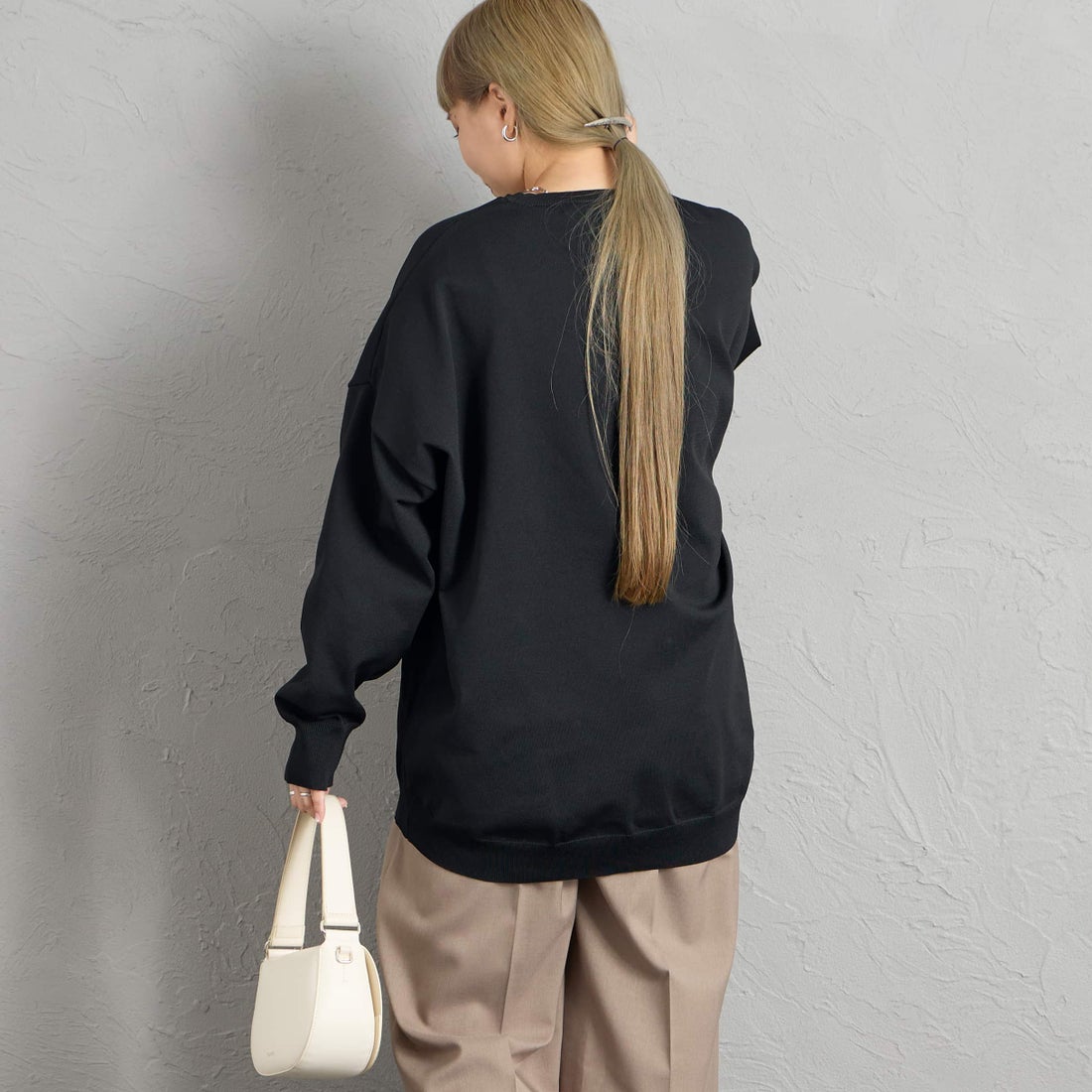 mizuiro ind [ミズイロインド] クルーネックワイドプルオーバー [3-220150] 99 BLACK &&モデル身長：156cm 着用サイズ：F&&
