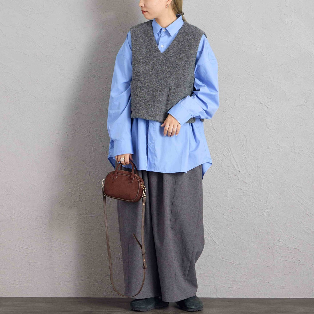 mizuiro ind [ミズイロインド] ボアベスト [3-210063] 91 GRAY &&モデル身長：156cm 着用サイズ：F&&