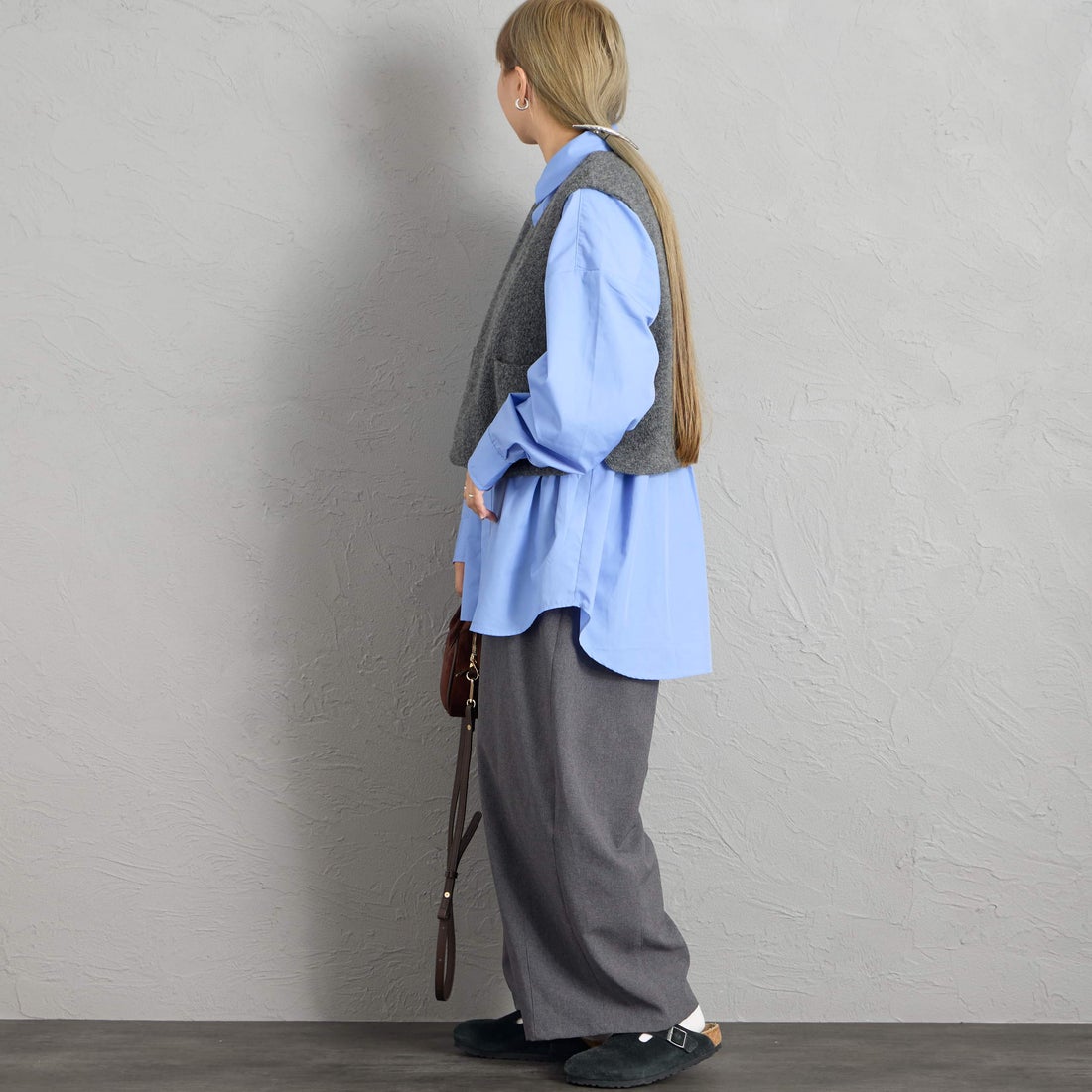 mizuiro ind [ミズイロインド] ボアベスト [3-210063] 91 GRAY &&モデル身長：156cm 着用サイズ：F&&