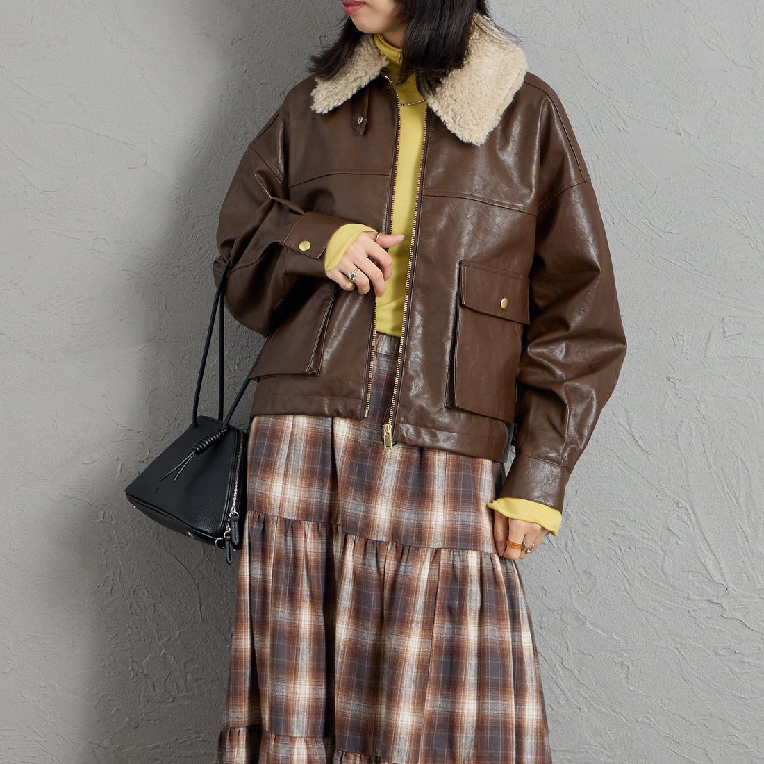 AULENTTI [オウレンティ] 別注 ボアカラー フェイクレザージャケット [G0104004-JF] BRNﾚｻﾞｰ &&モデル身長：162cm 着用サイズ：F&&