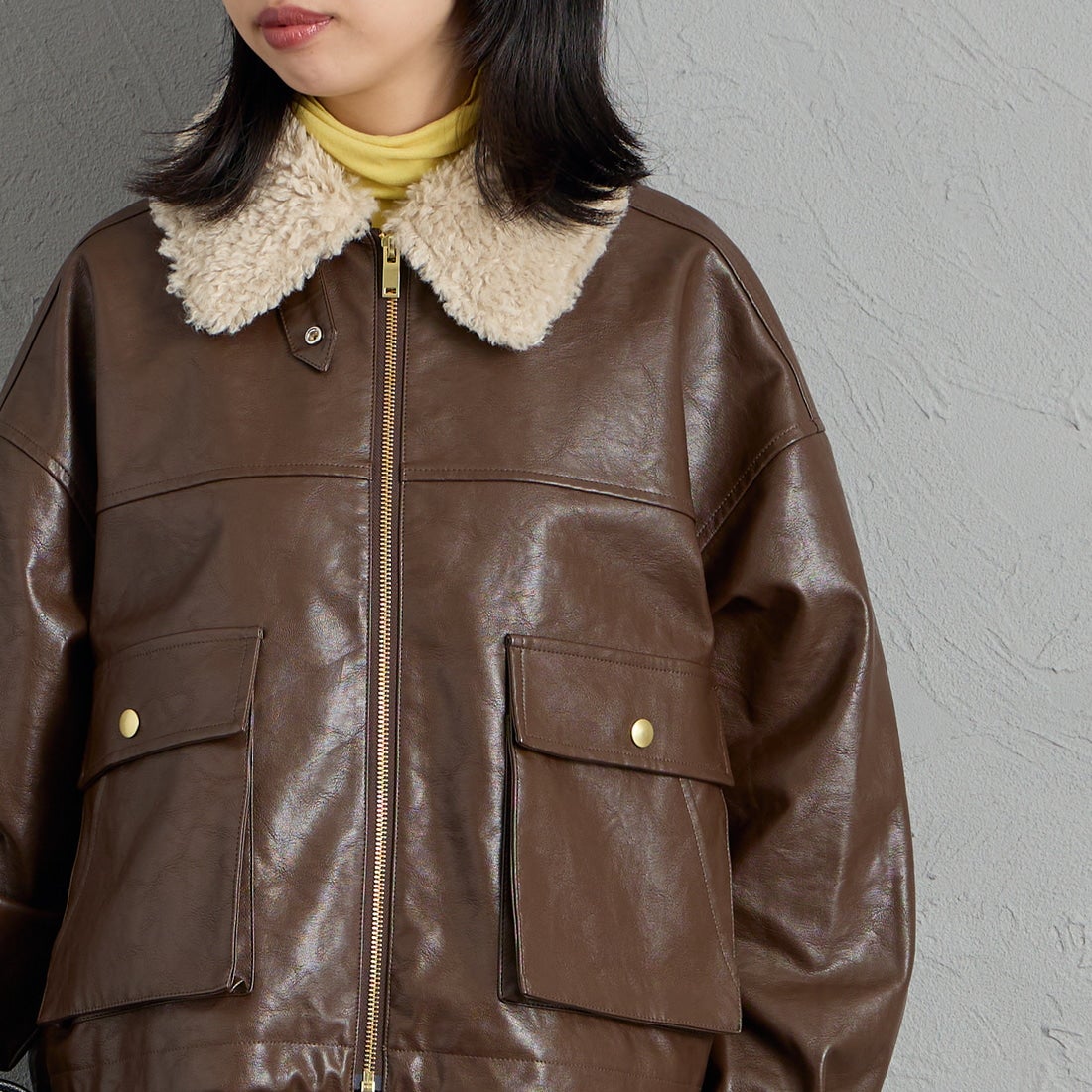AULENTTI [オウレンティ] 別注 ボアカラー フェイクレザージャケット [G0104004-JF] BRNﾚｻﾞｰ &&モデル身長：162cm 着用サイズ：F&&