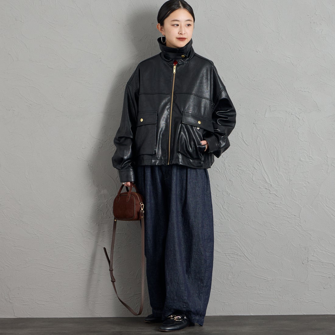AULENTTI [オウレンティ] 別注 ボアカラー フェイクレザージャケット [G0104004-JF] BLKﾚｻﾞｰ &&モデル身長：150cm 着用サイズ：F&&