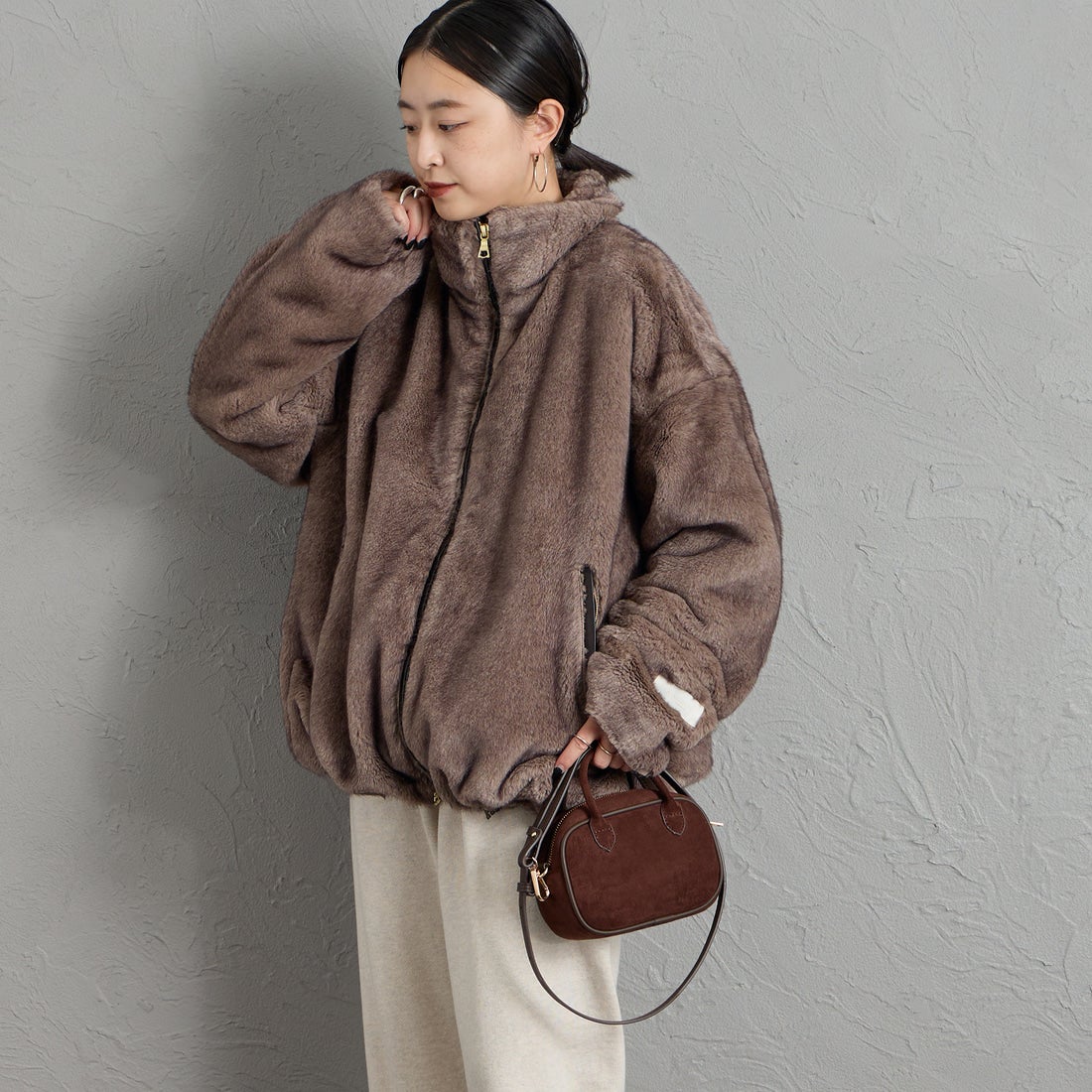 AULENTTI [オウレンティ] 別注 パイピング ファージャケット [G0104002-JF] ﾁｬｺｰﾙ &&モデル身長：150cm 着用サイズ：F&&