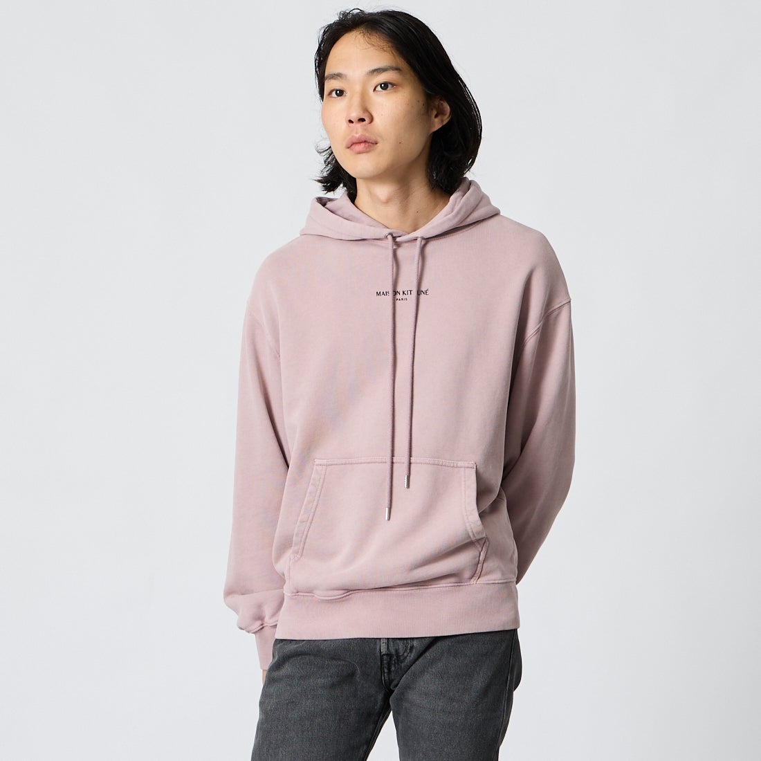 MAISON KITSUNE [メゾン キツネ] Maison Kitsune Paris フェードコンフォートフーディ [MRMJH06KMBIT4] 0611 MISTY &&モデル身長：175cm 着用サイズ：S&&