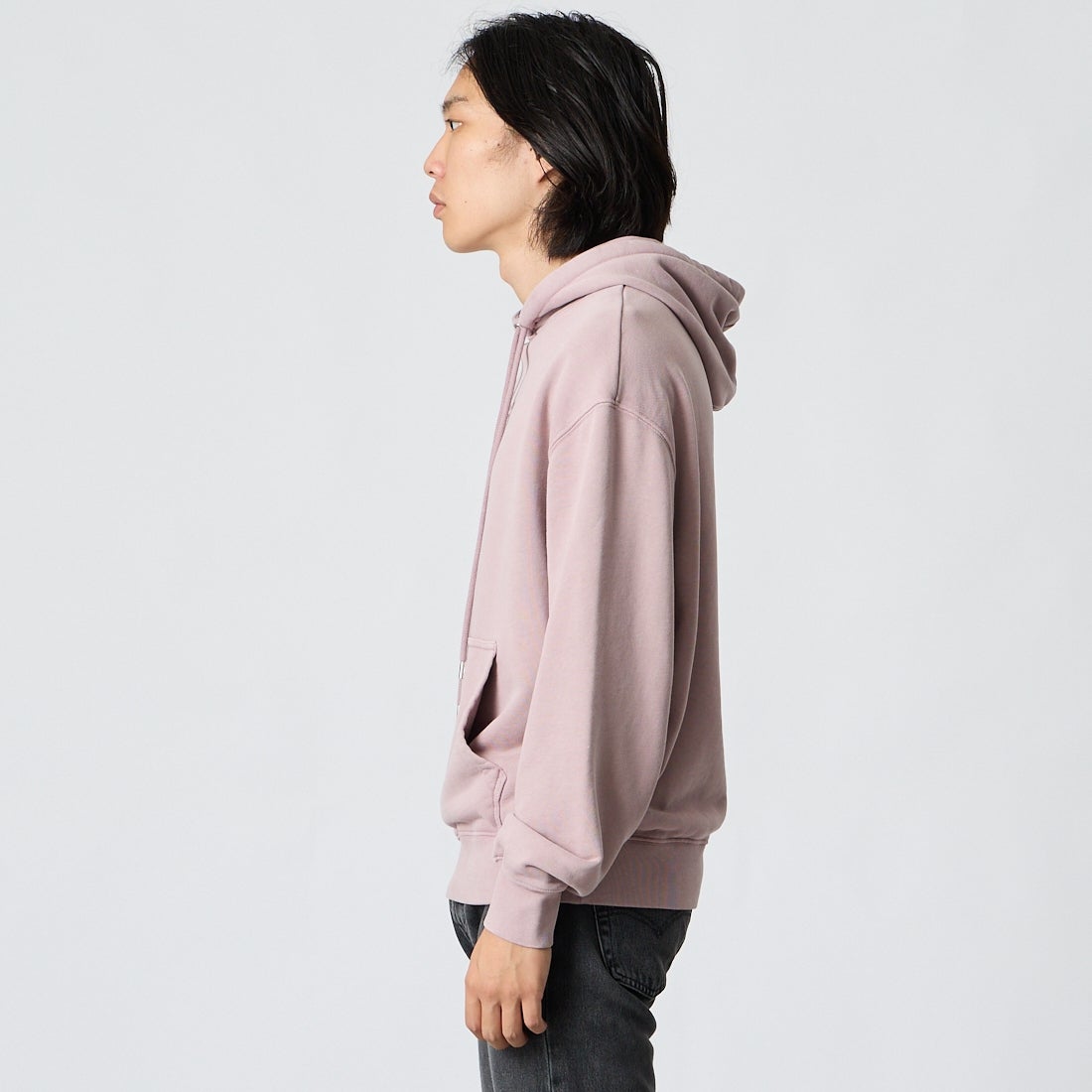 MAISON KITSUNE [メゾン キツネ] Maison Kitsune Paris フェードコンフォートフーディ [MRMJH06KMBIT4] 0611 MISTY &&モデル身長：175cm 着用サイズ：S&&