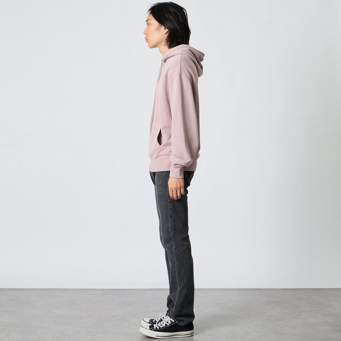MAISON KITSUNE [メゾン キツネ] Maison Kitsune Paris フェードコンフォートフーディ [MRMJH06KMBIT4] 0611 MISTY &&モデル身長：175cm 着用サイズ：S&&