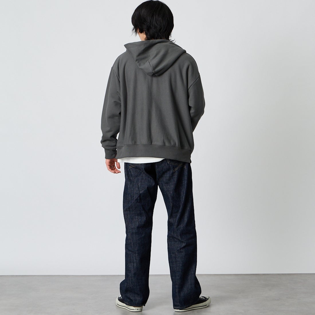 Maison MIHARA YASUHIRO [メゾン ミハラヤスヒロ] フレンチテリージップアップフーディ [I17PK531] DK.GRAY &&モデル身長：177cm 着用サイズ：44&&