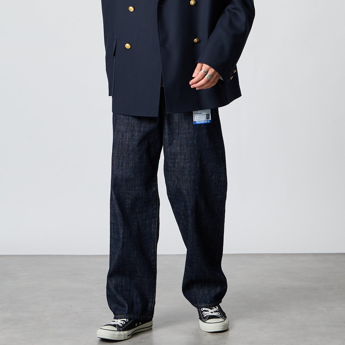 Maison MIHARA YASUHIRO [メゾン ミハラヤスヒロ] ワンウォッシュ セルビッジデニムストレートパンツ [I17PT025] INDIGO &&モデル身長：177cm 着用サイズ：44&&