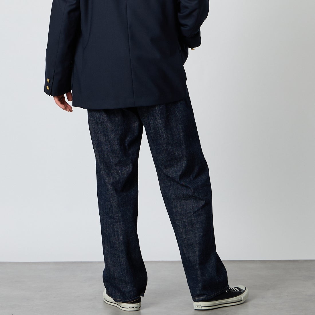 Maison MIHARA YASUHIRO [メゾン ミハラヤスヒロ] ワンウォッシュ セルビッジデニムストレートパンツ [I17PT025] INDIGO &&モデル身長：177cm 着用サイズ：44&&