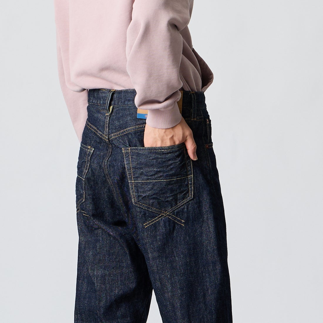 Maison MIHARA YASUHIRO [メゾン ミハラヤスヒロ] ワンウォッシュ セルビッジデニムストレートパンツ [I17PT025] INDIGO &&モデル身長：177cm 着用サイズ：44&&