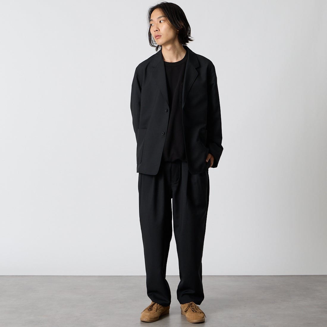 STILL BY HAND [スティルバイハンド] リラックス 2プリーツパンツ [PT01263] INK BLACK &&モデル身長：175cm 着用サイズ：46&&