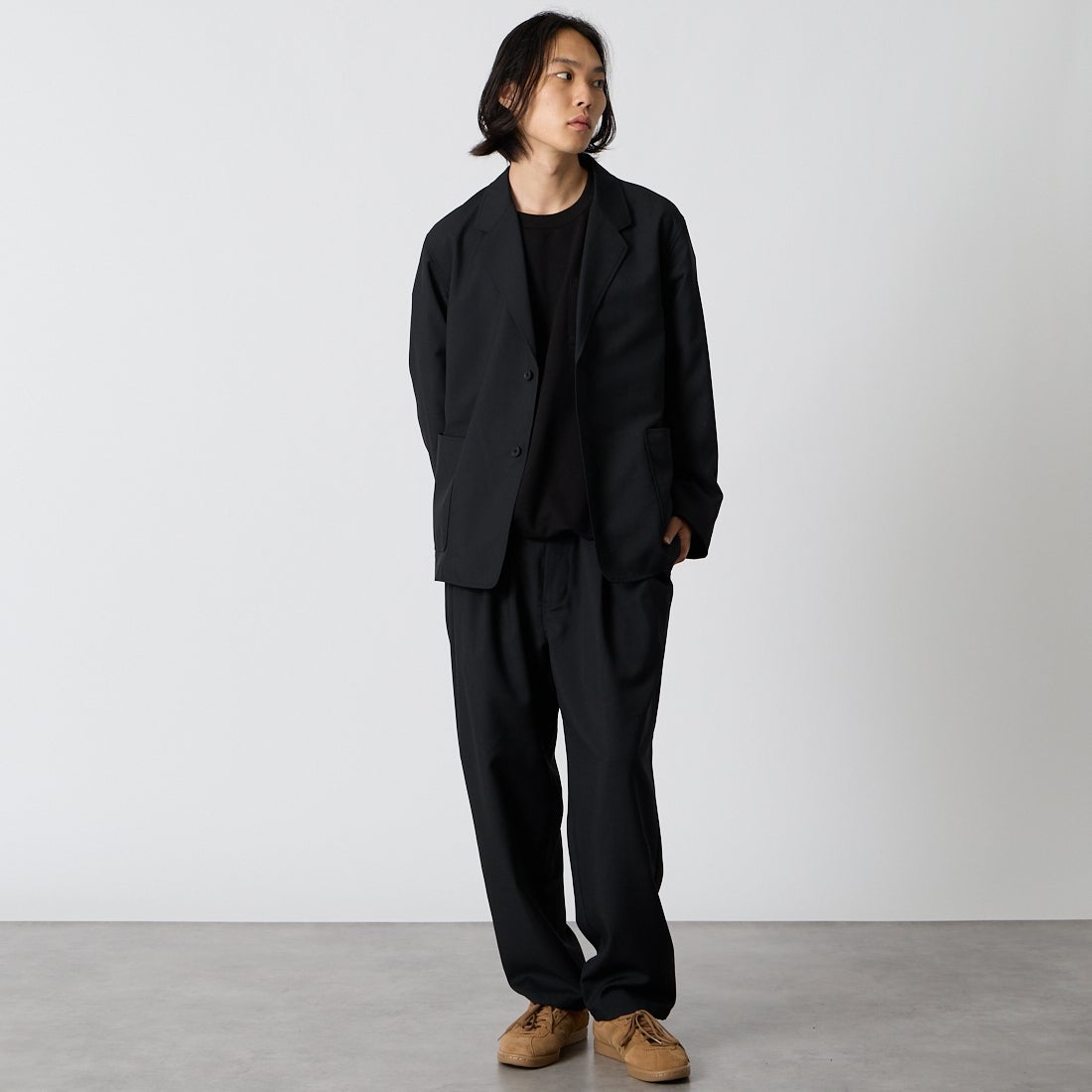 STILL BY HAND [スティルバイハンド] リラックス 2プリーツパンツ [PT01263] INK BLACK &&モデル身長：175cm 着用サイズ：46&&