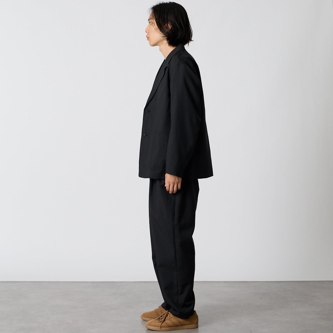 STILL BY HAND [スティルバイハンド] リラックス 2プリーツパンツ [PT01263] INK BLACK &&モデル身長：175cm 着用サイズ：46&&