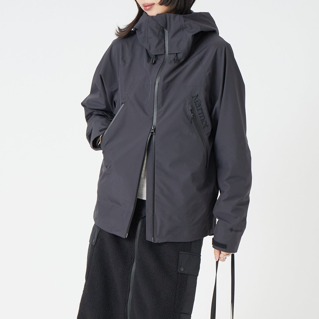 Marmot [マーモット] ゴアテックス フレイジャケット [MTSS26MRN001] BLACK &&モデル身長：162cm 着用サイズ：S&&