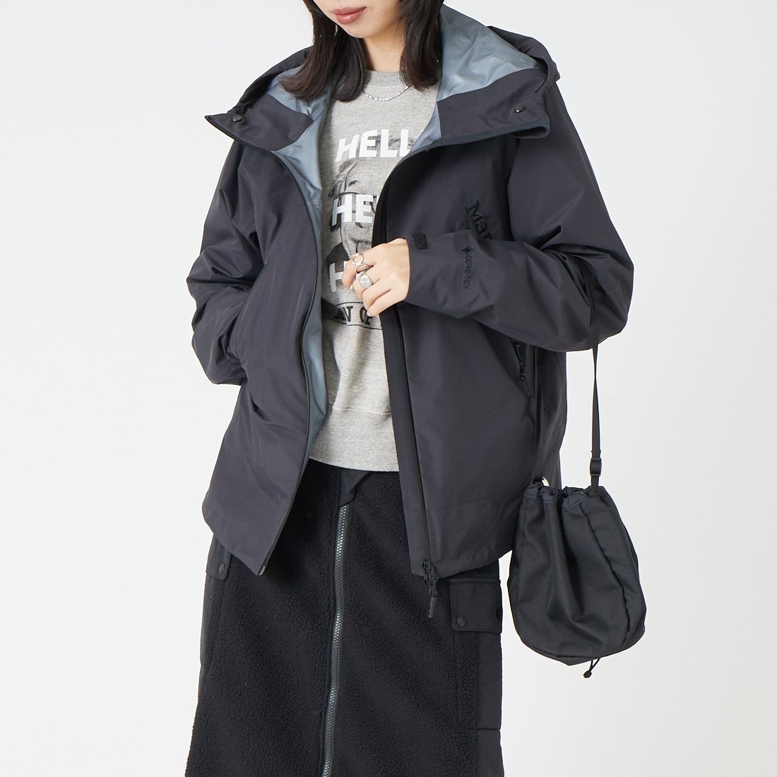 Marmot [マーモット] ゴアテックス フレイジャケット [MTSS26MRN001] BLACK &&モデル身長：162cm 着用サイズ：S&&