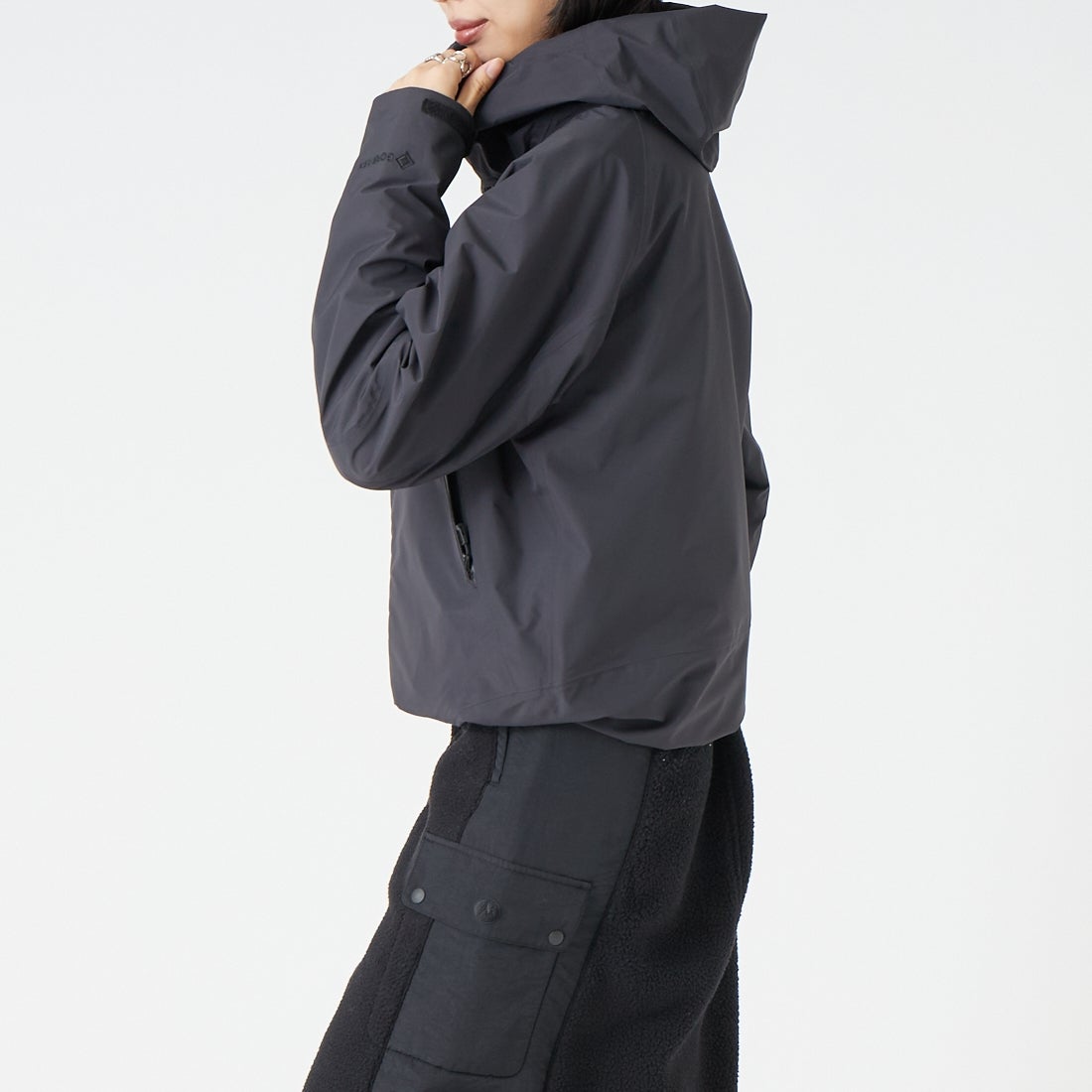 Marmot [マーモット] ゴアテックス フレイジャケット [MTSS26MRN001] BLACK &&モデル身長：162cm 着用サイズ：S&&