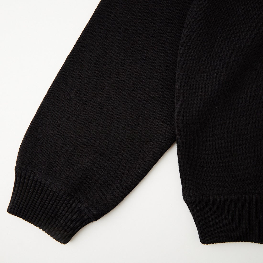XLARGE [エクストララージ] OGロゴクルーネックセーター [101263015001] BLACK