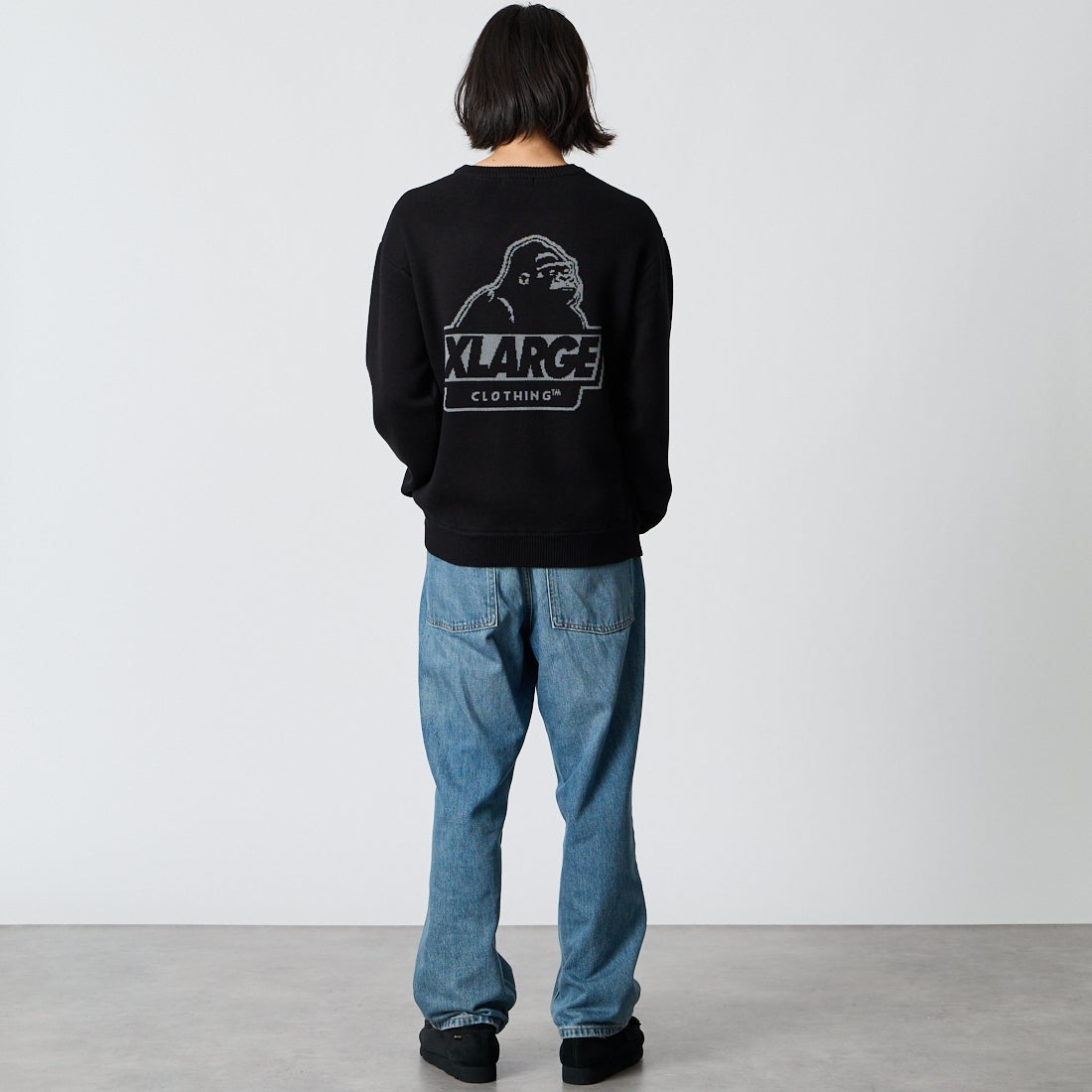 XLARGE [エクストララージ] OGロゴクルーネックセーター [101263015001] BLACK &&モデル身長：175cm 着用サイズ：M&&