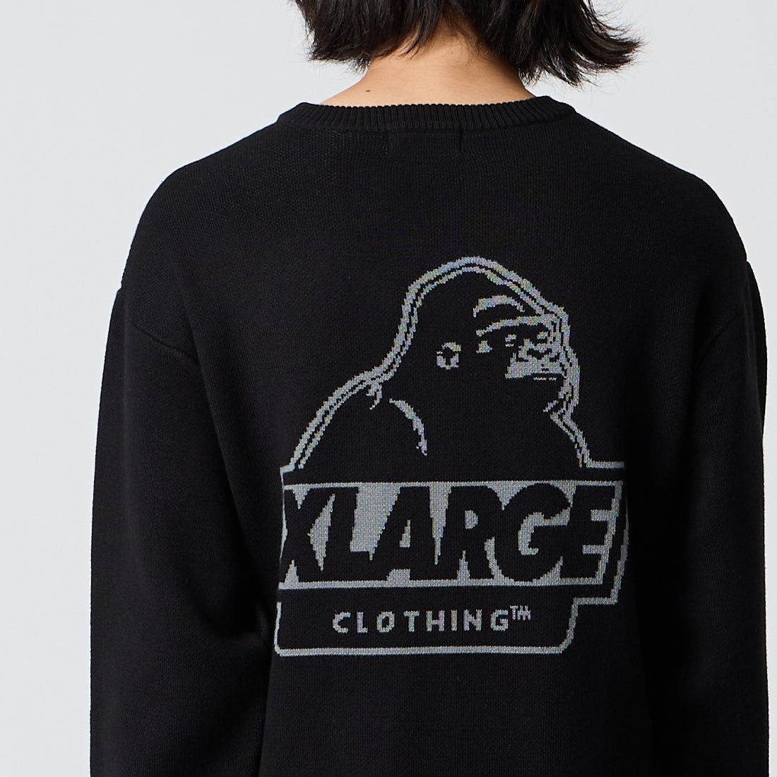 XLARGE [エクストララージ] OGロゴクルーネックセーター [101263015001] BLACK &&モデル身長：175cm 着用サイズ：M&&