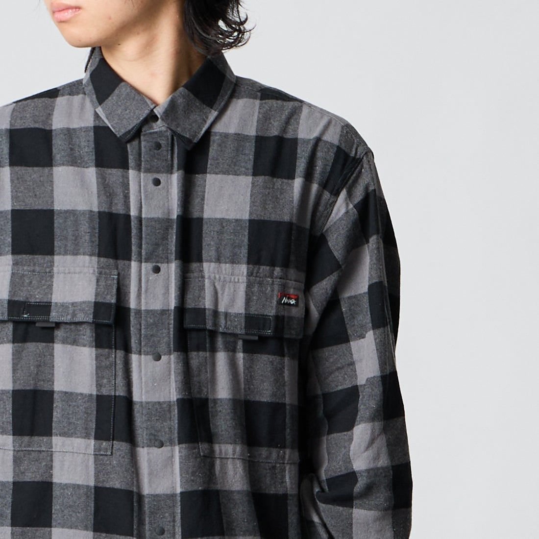 NANGA [ナンガ] バッファローチェック ダブルポケットシャツ [N2620-1I060A] BLK &&モデル身長：177cm 着用サイズ：M&&