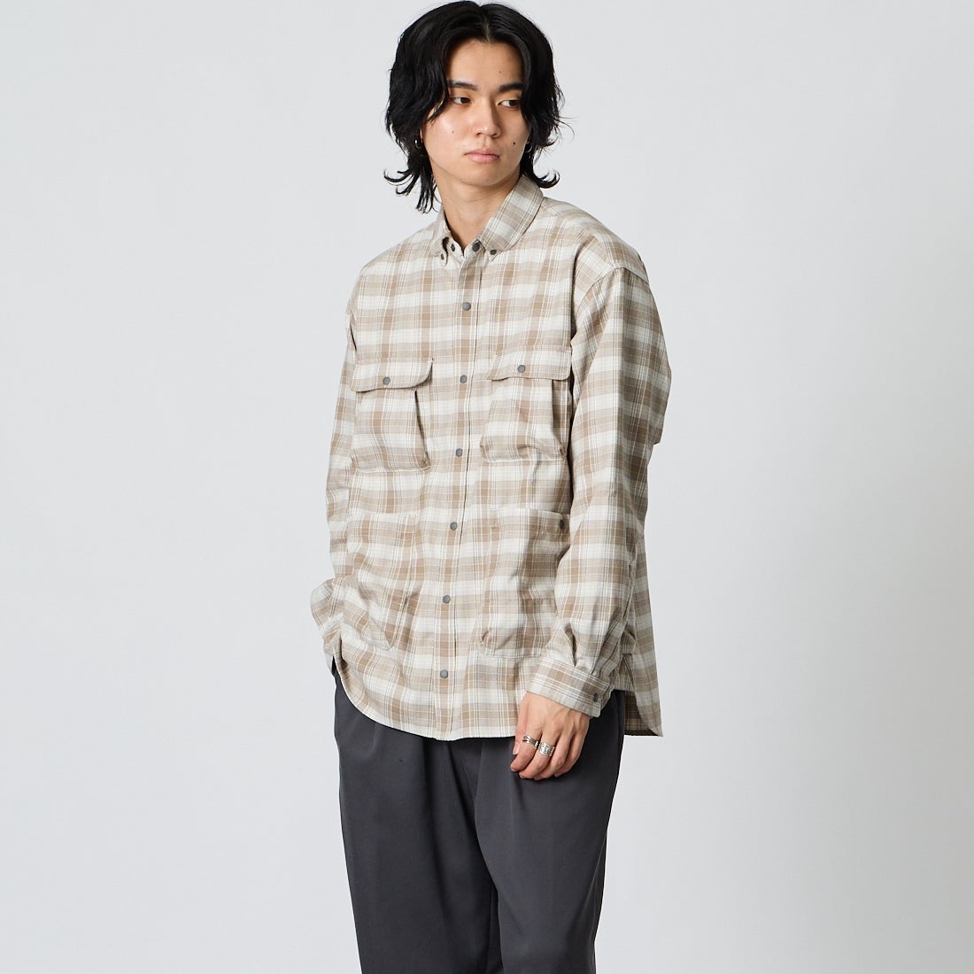 NANGA [ナンガ] グリッドタータン キャンプシャツ [N2620-1I059A] BEG &&モデル身長：177cm 着用サイズ：M&&