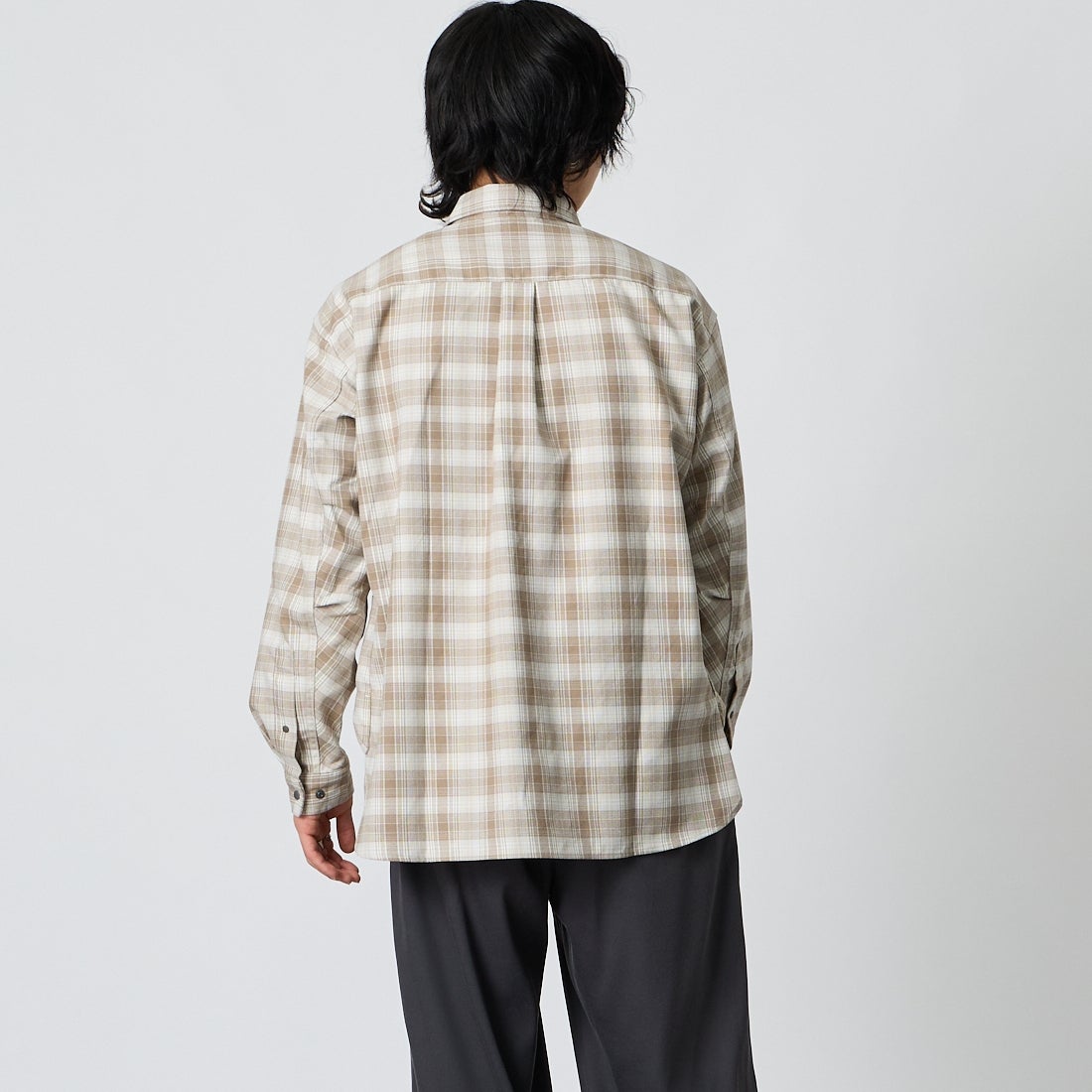 NANGA [ナンガ] グリッドタータン キャンプシャツ [N2620-1I059A] BEG &&モデル身長：177cm 着用サイズ：M&&