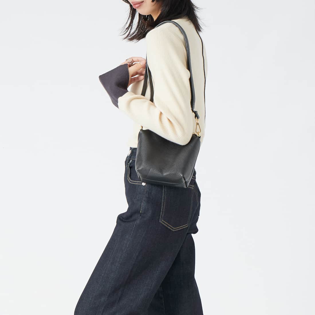 Maison de L'allure [メゾン ドゥ ラリュール] 配色リブプルオーバー [M23121008-1] 02 OFF/CCL &&モデル身長：162cm 着用サイズ：F&&