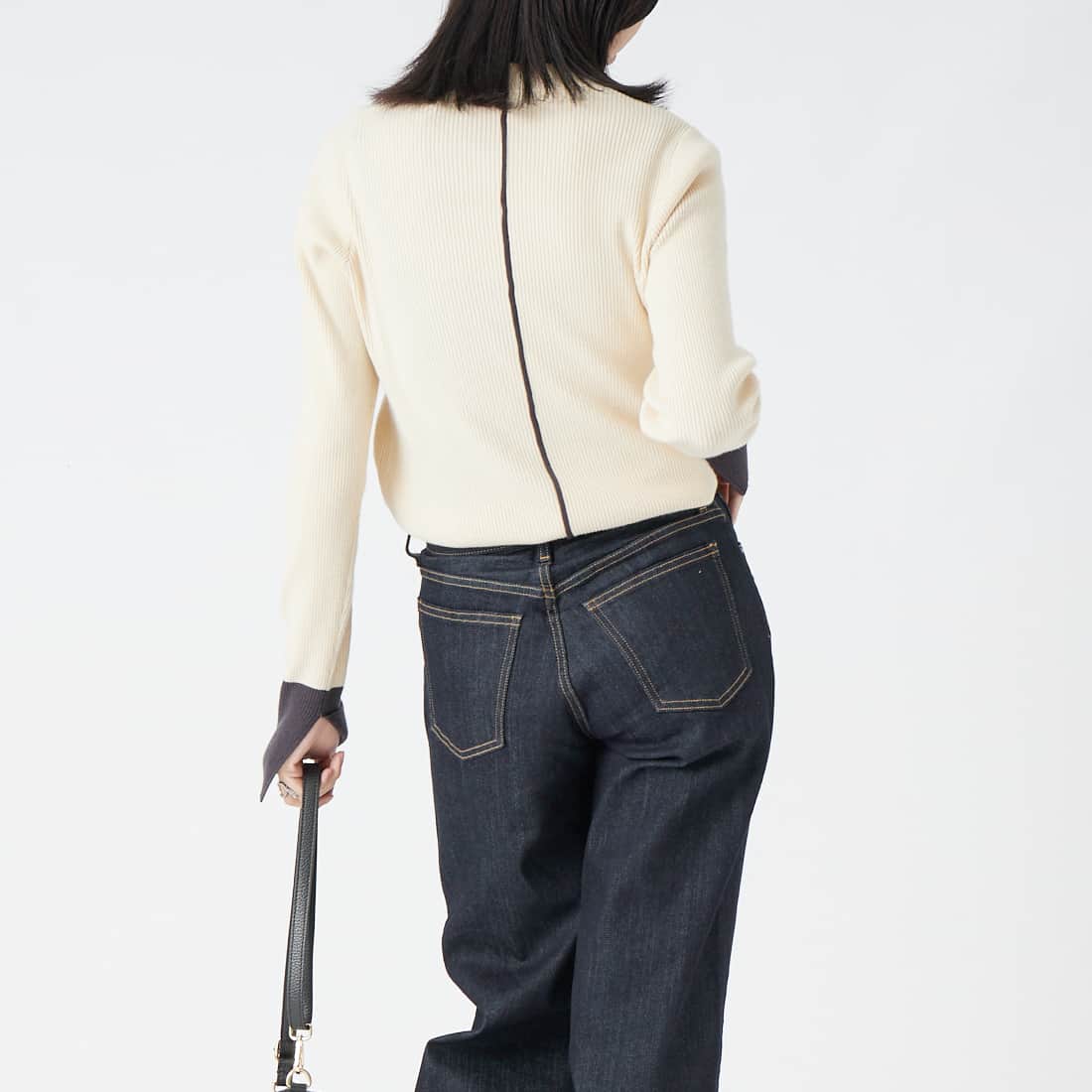 Maison de L'allure [メゾン ドゥ ラリュール] 配色リブプルオーバー [M23121008-1] 02 OFF/CCL &&モデル身長：162cm 着用サイズ：F&&