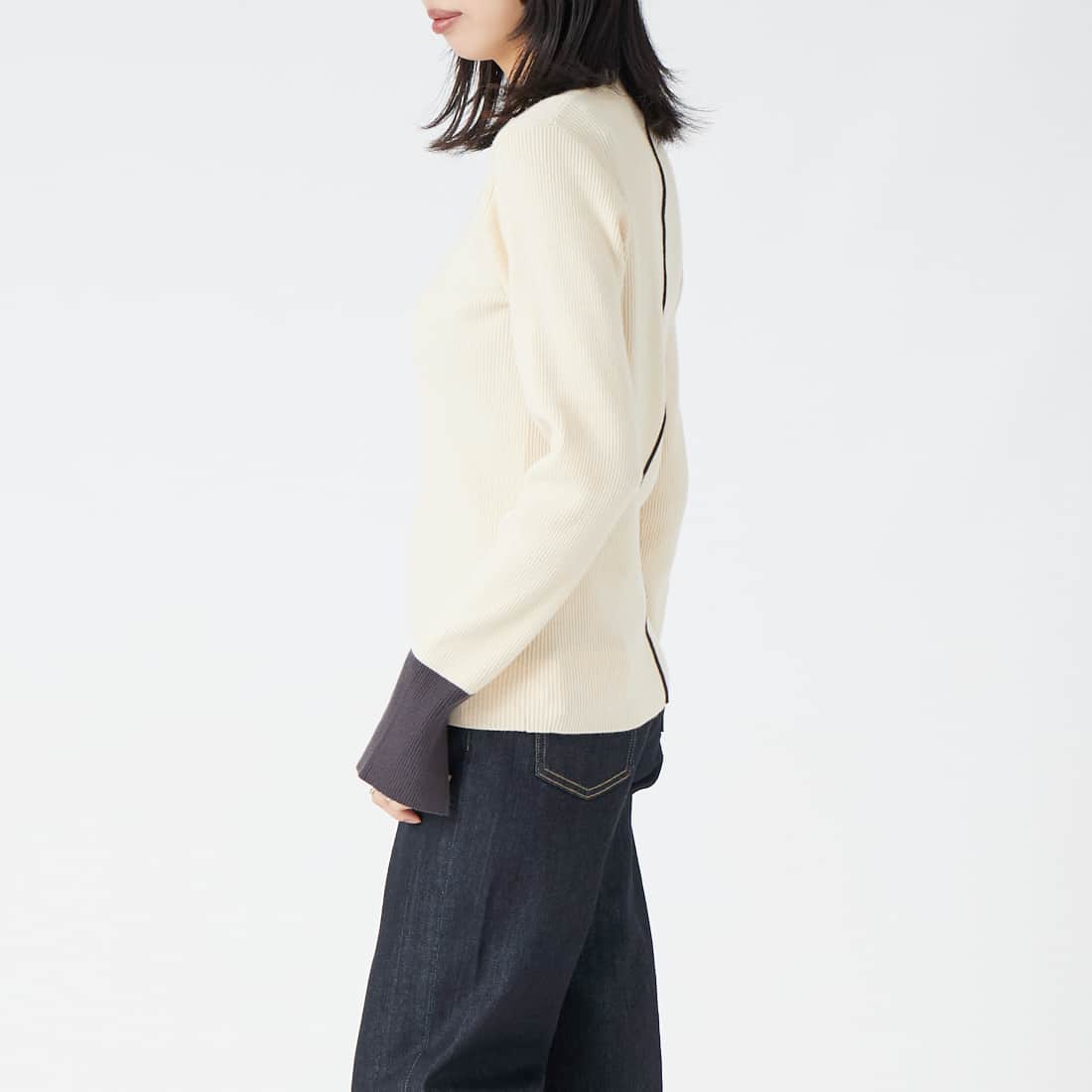 Maison de L'allure [メゾン ドゥ ラリュール] 配色リブプルオーバー [M23121008-1] 02 OFF/CCL &&モデル身長：162cm 着用サイズ：F&&